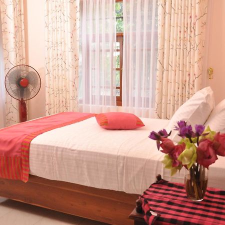 Sobaya Hotel Kandy Ngoại thất bức ảnh