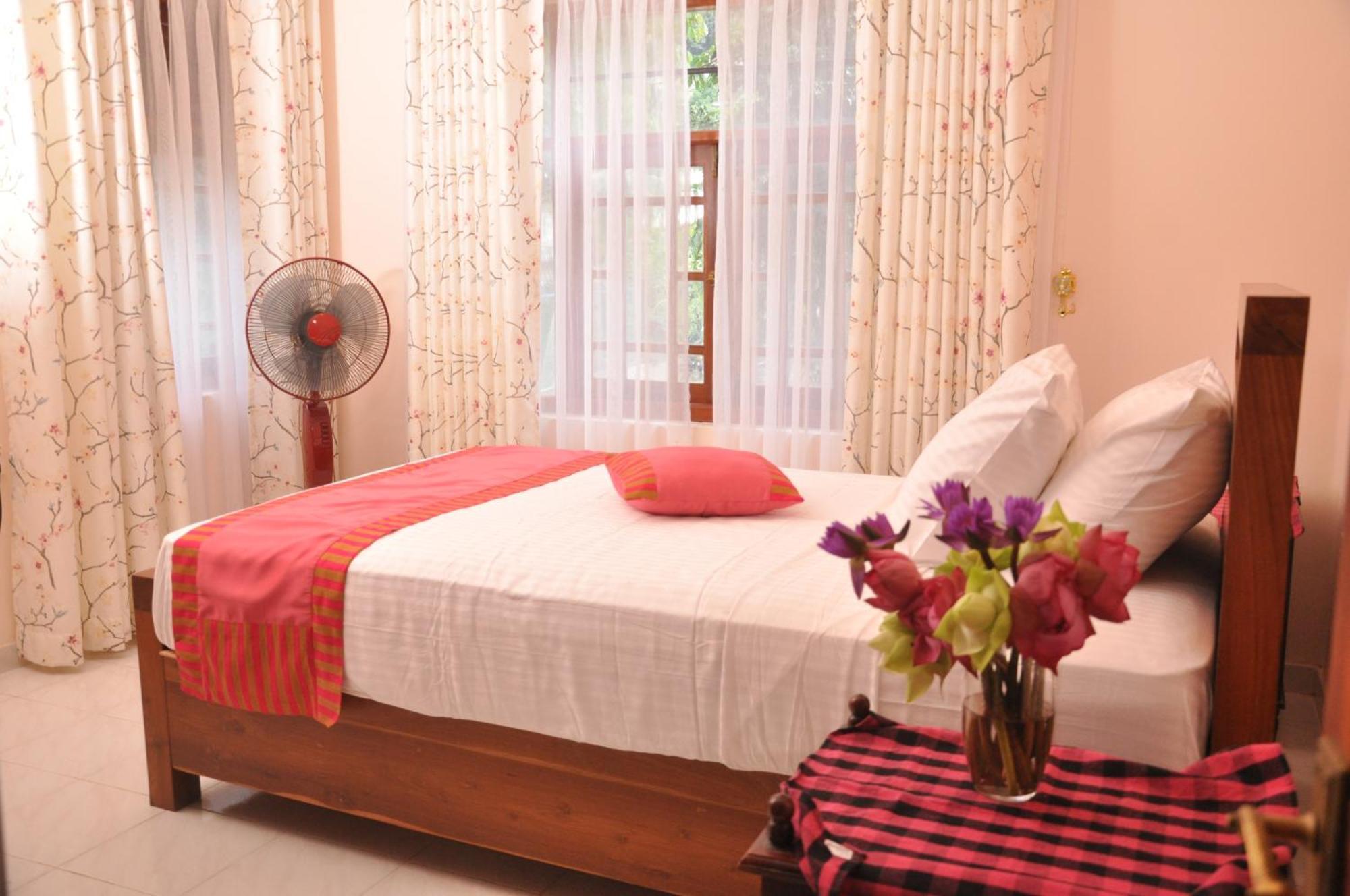 Sobaya Hotel Kandy Ngoại thất bức ảnh
